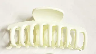 Claw Clip | Small Curved sold by Bella Chic product image thumbnail 5