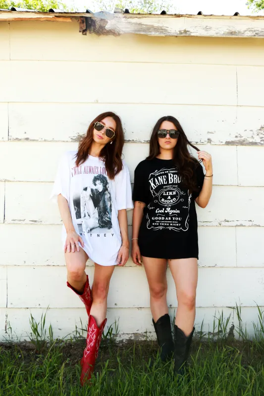 Graphic Tee Whitney Always Love You | White made by Bella Chic