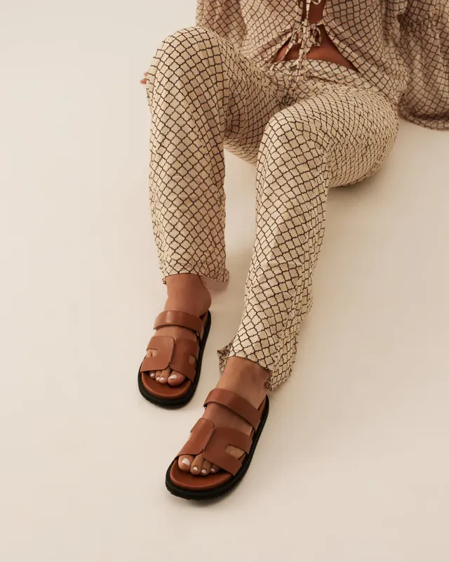 Theon Slide | Tan sold by Bella Chic