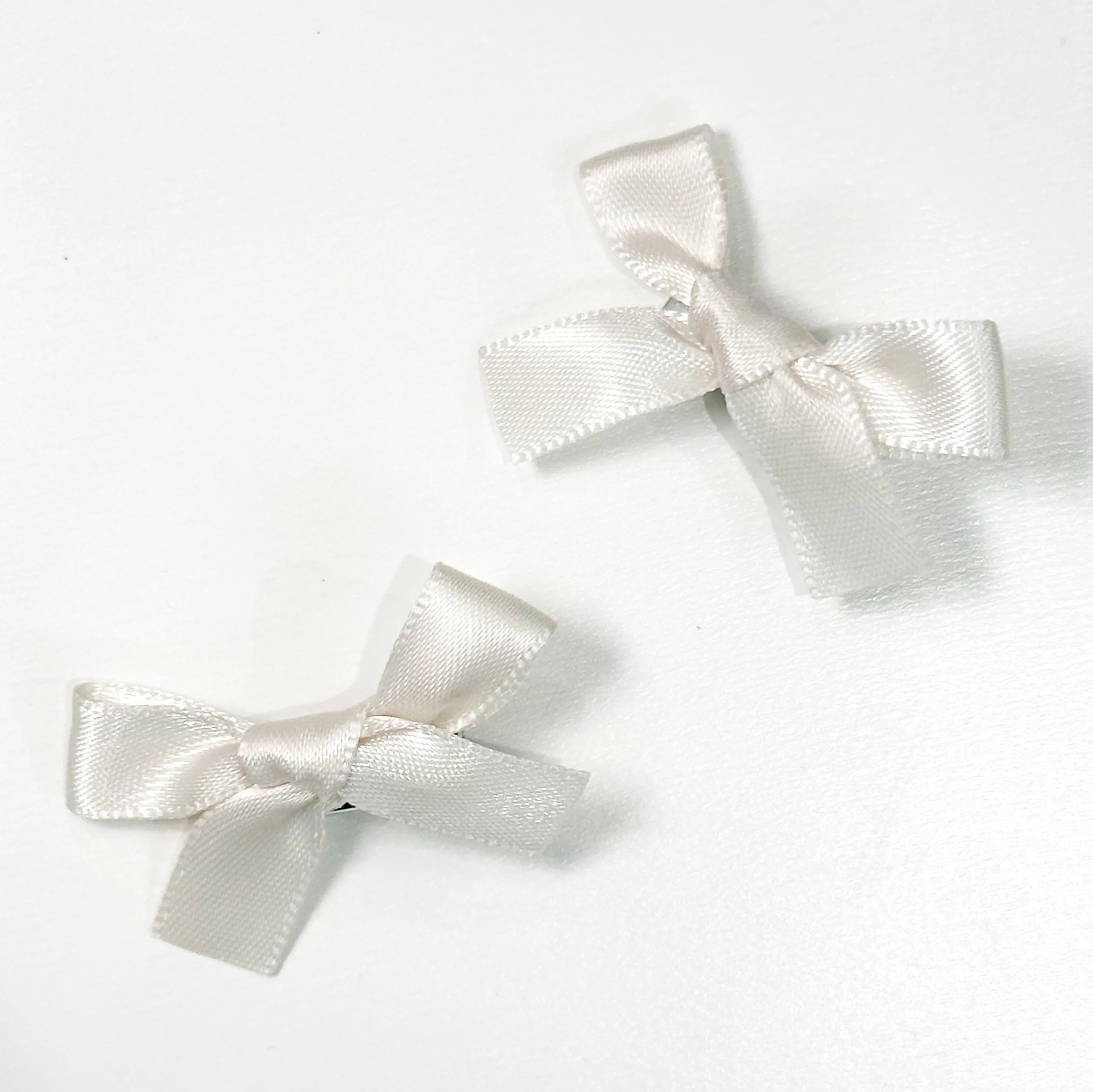 Hair Bow Clips | 2-in-1 sold by Bella Chic product image thumbnail 2