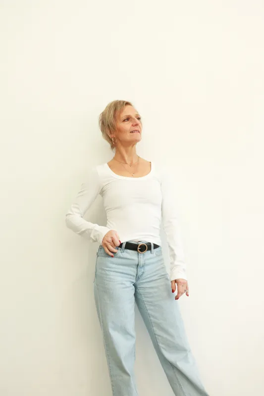 Scoop Neck LS Tee | White sold by Bella Chic