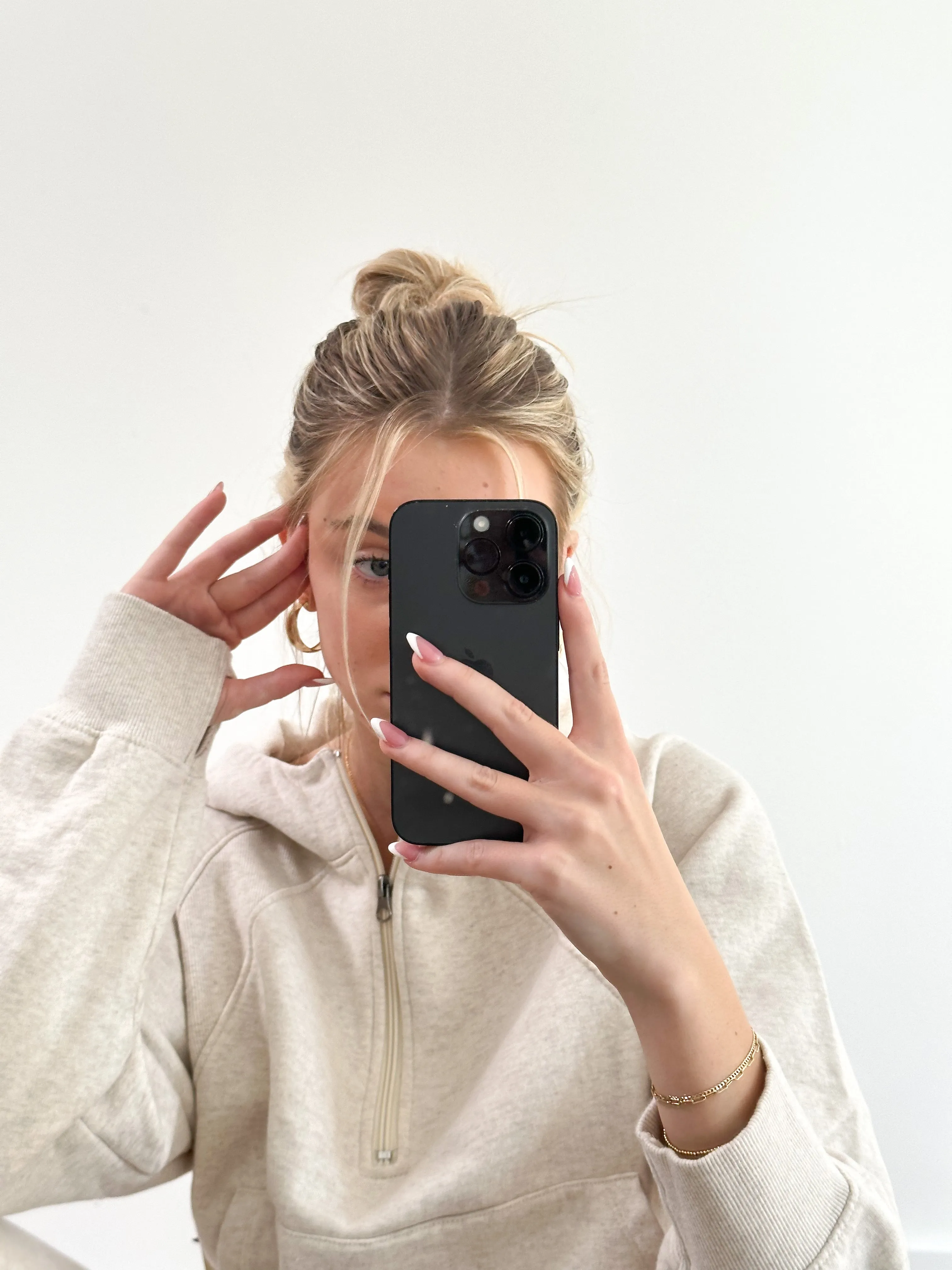 Amie Half Zip Hoodie | Heather Oatmeal sold by Bella Chic product image thumbnail 4