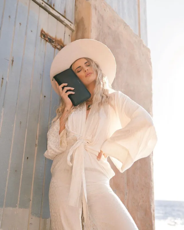 Bubbly Wallet | Black sold by Bella Chic