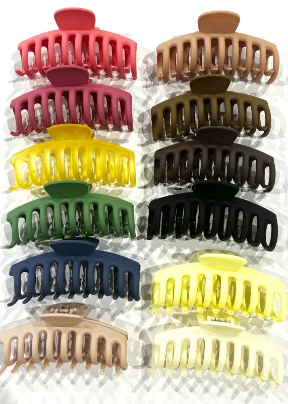 Claw Clip | Curved made by Bella Chic