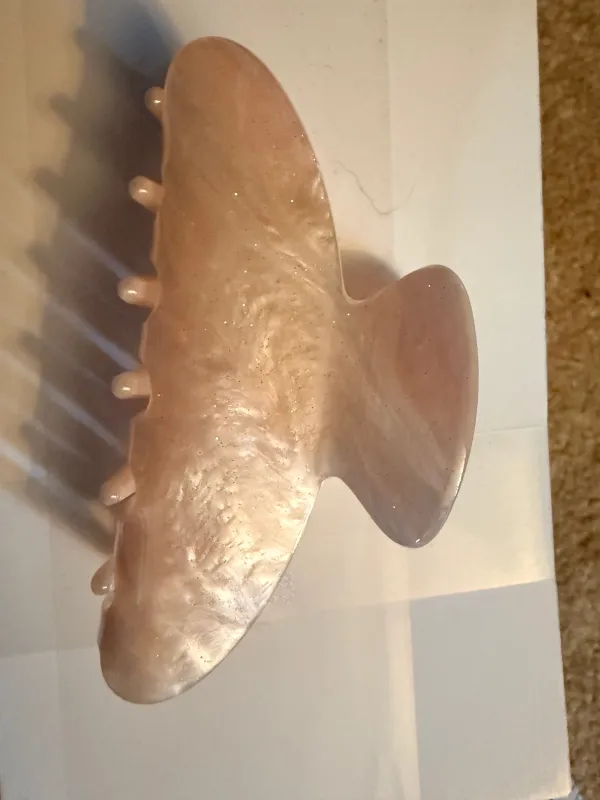 Classic Pearl Claw Clip made by Bella Chic