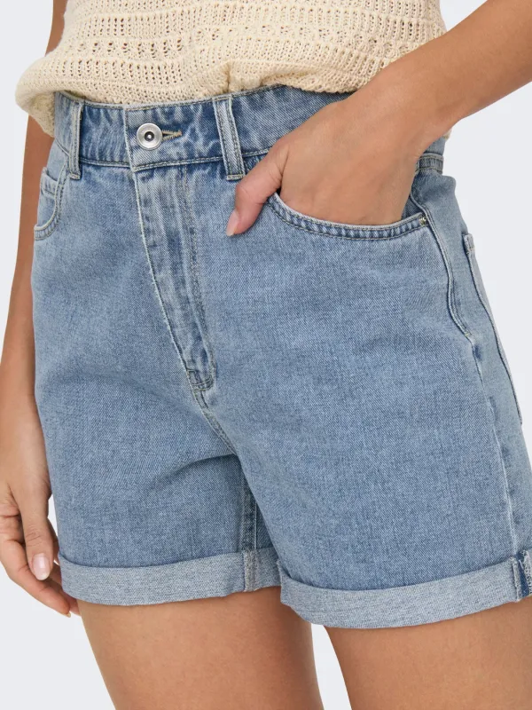 Vega Mom Shorts | Light Blue Denim made by Only