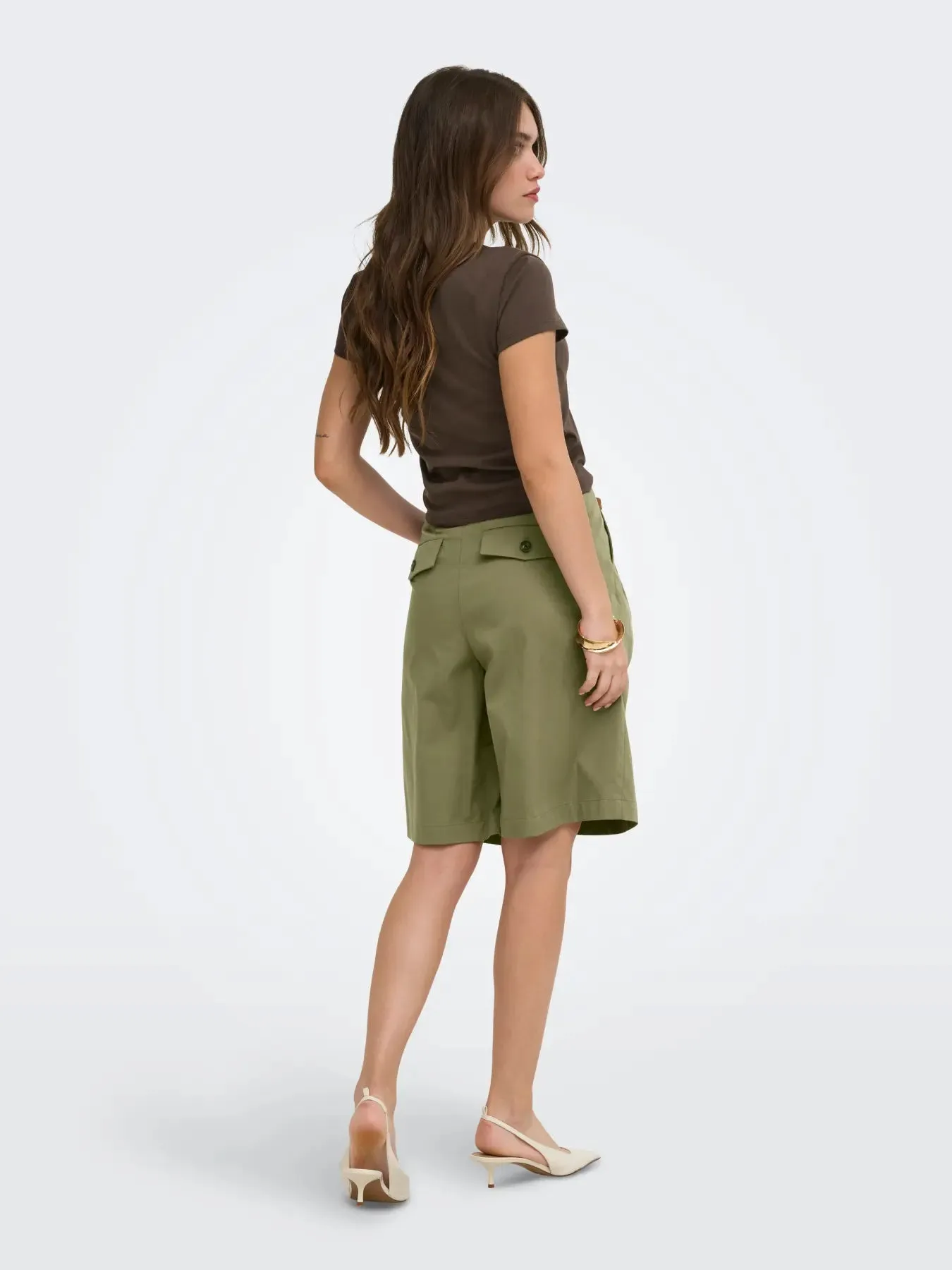 Superior Crewneck Tee | Bracken sold by Bella Chic product image thumbnail 2