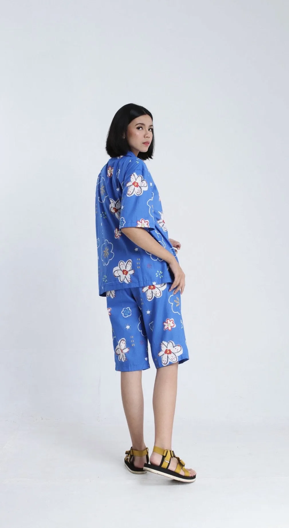 BLUE MIDI BERMUDA PANTS sold by CALLA THE LABEL product image thumbnail 3