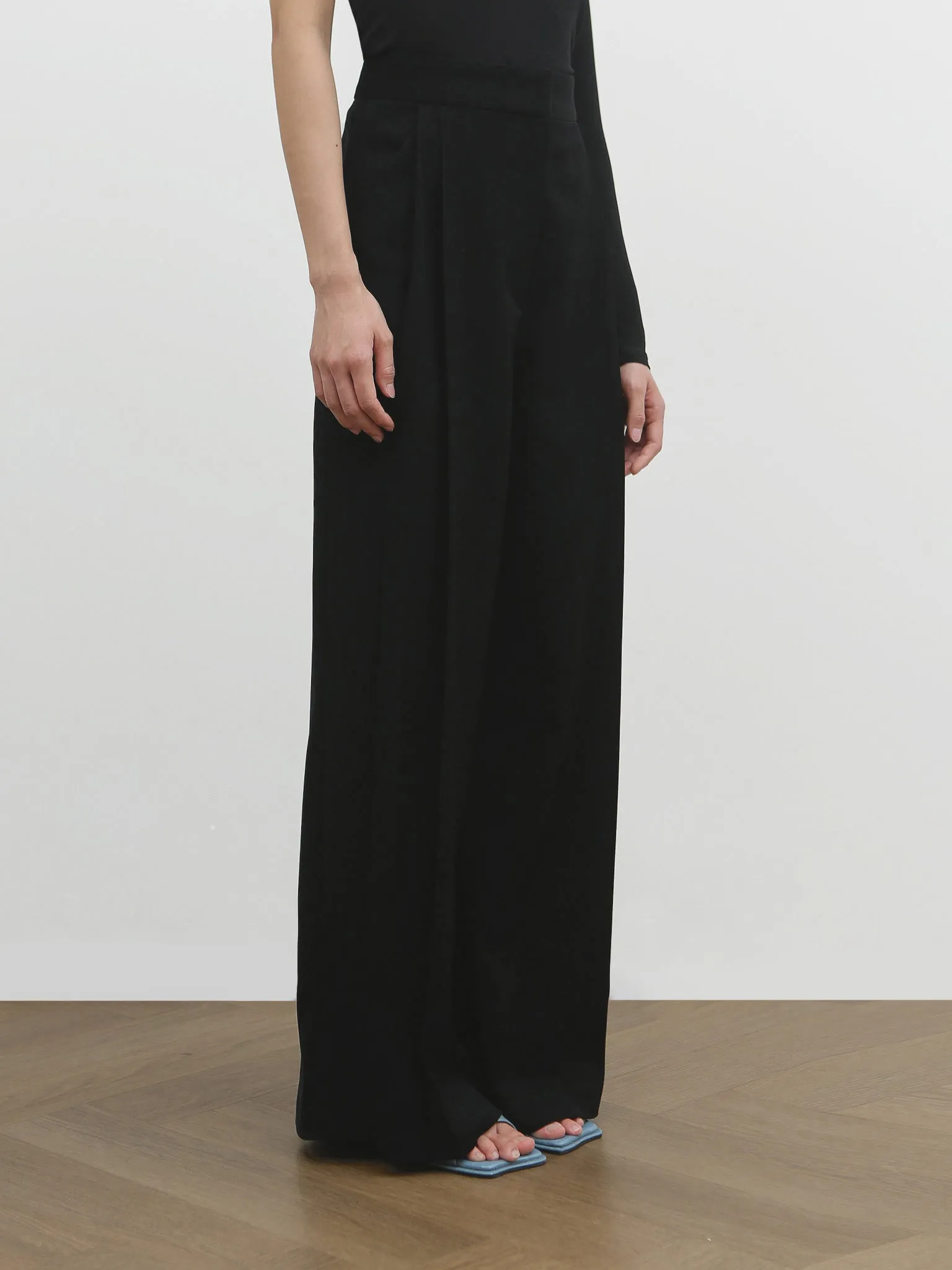 SOL LONG PANTS IN BLACK sold by BLZR.ID product image thumbnail 3