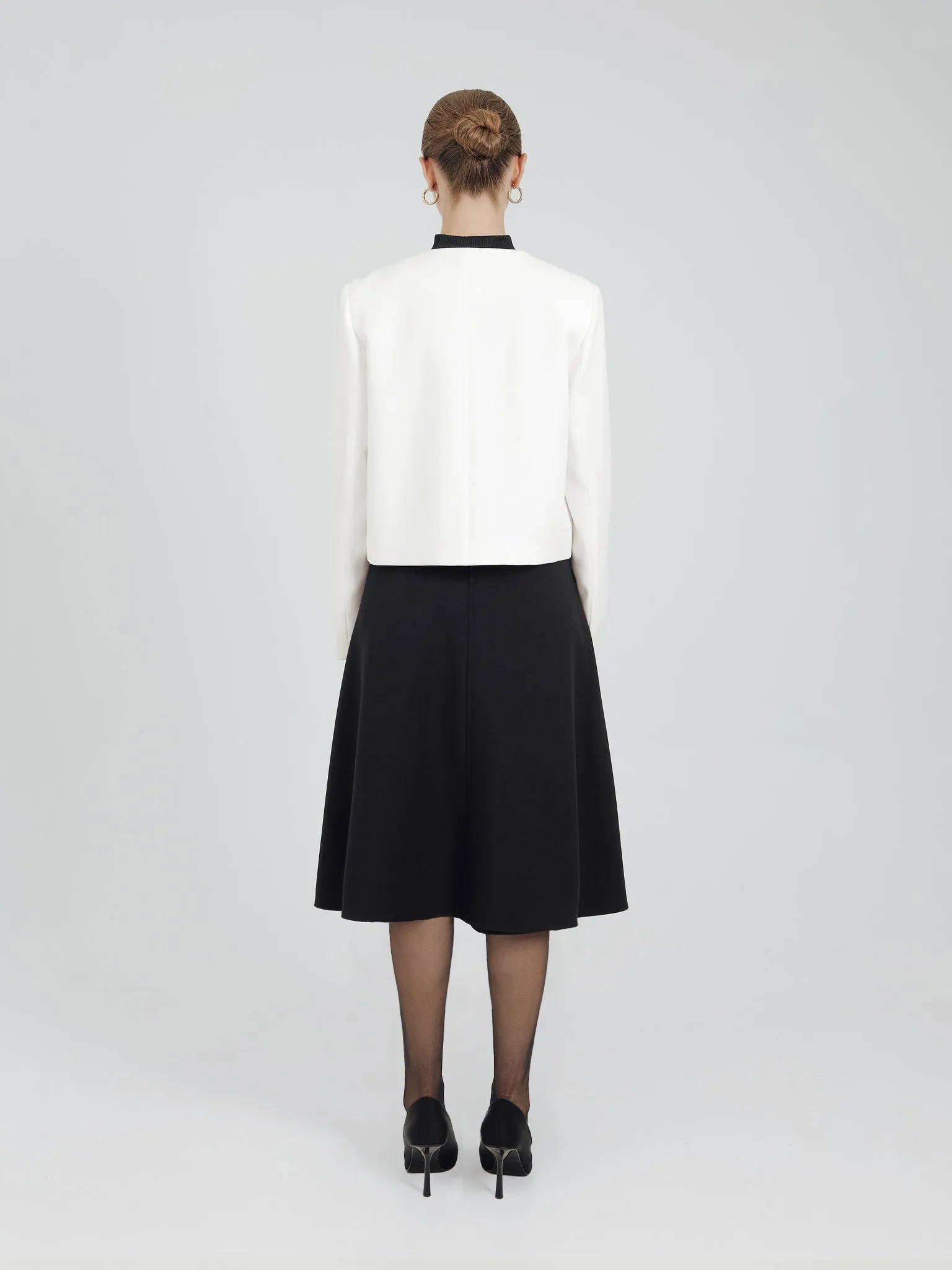 BOXY BUTTON BLAZER IN WHITE sold by BLZR.ID product image thumbnail 4