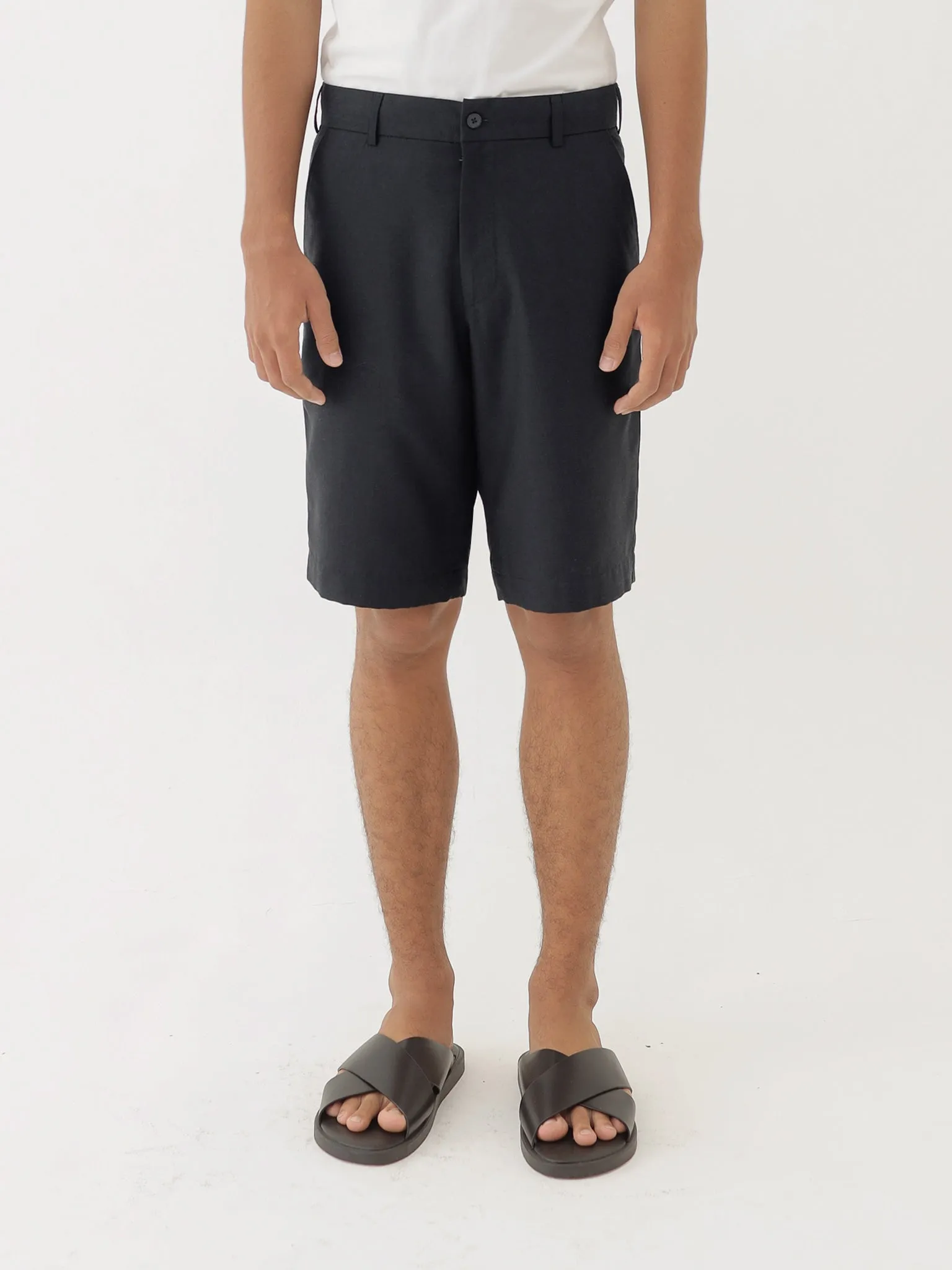 🌳 LINEN SHORTS IN BLACK sold by BLZR.ID product image thumbnail 2