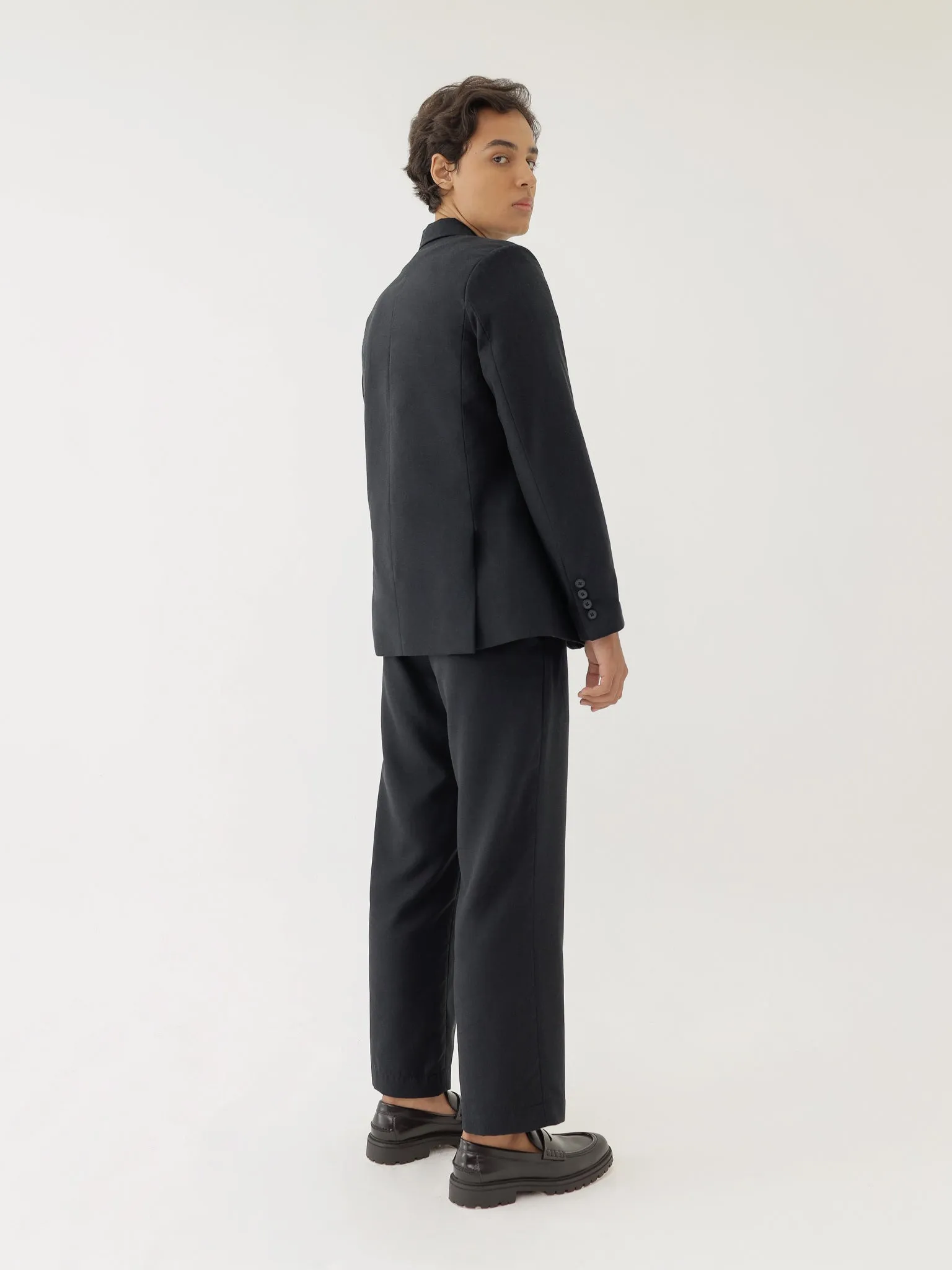 🌳 LINEN BASIC SLIM FIT BLAZER IN BLACK sold by BLZR.ID product image thumbnail 4