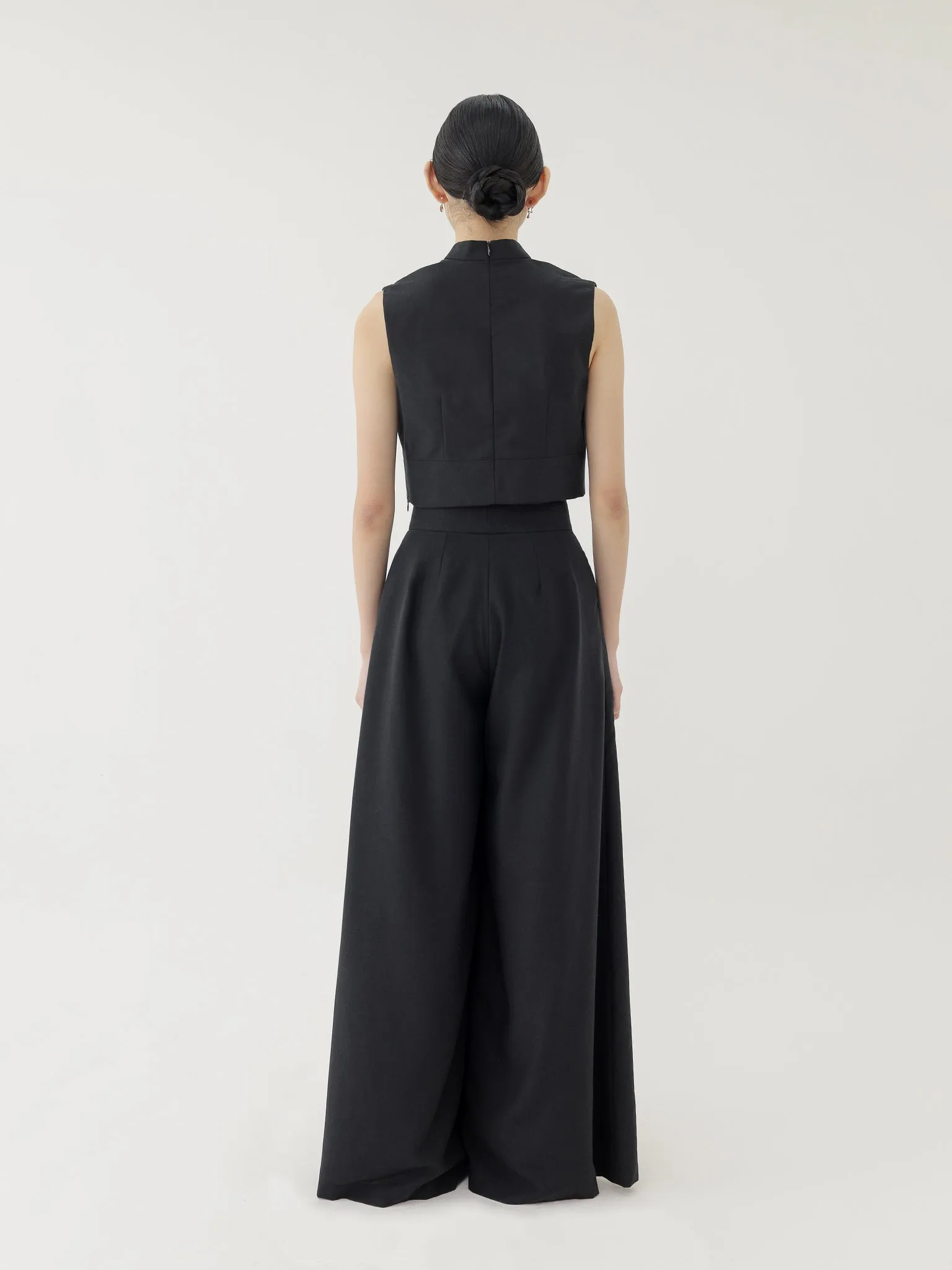 π³ LINEN CROP TOP IN BLACK sold by BLZR.ID product image thumbnail 4