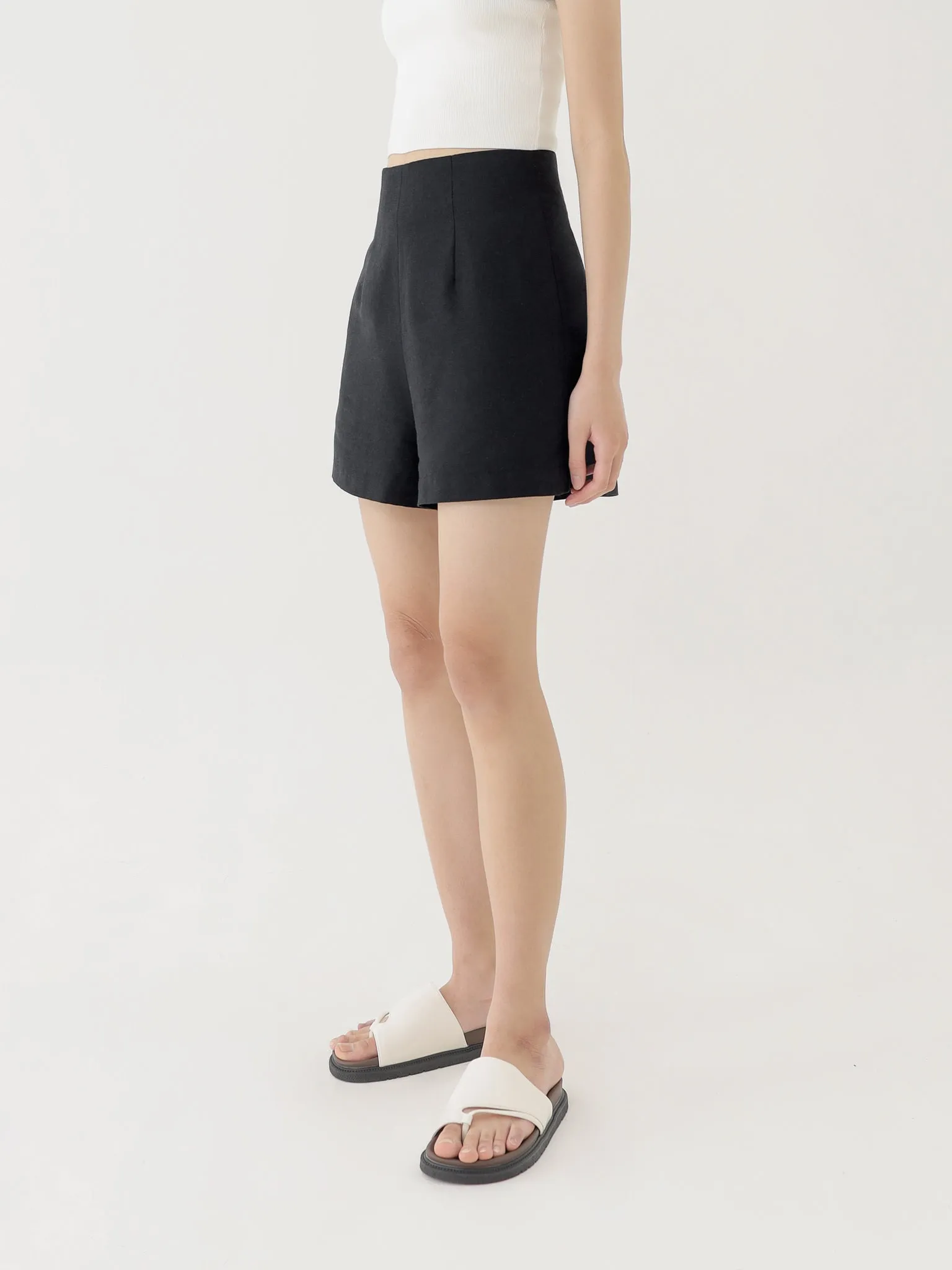 🌳 LINEN SHORTS IN BLACK sold by BLZR.ID product image thumbnail 3
