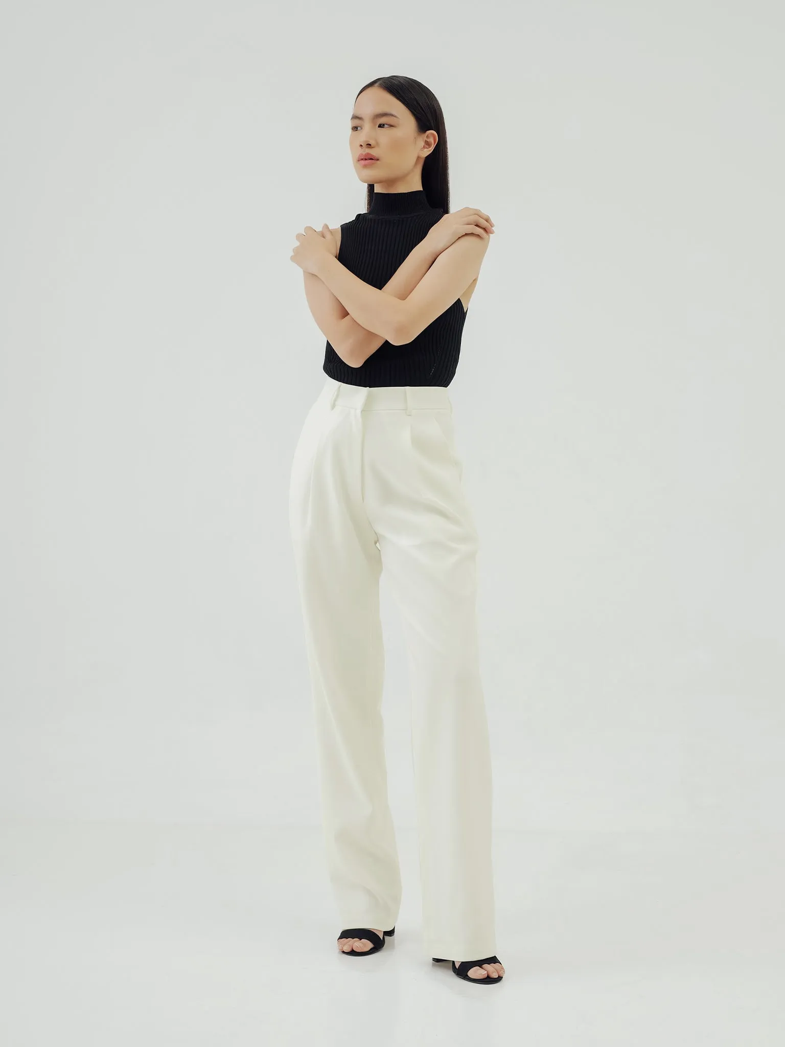 OLSON WHITE PANTS sold by BLZR.ID