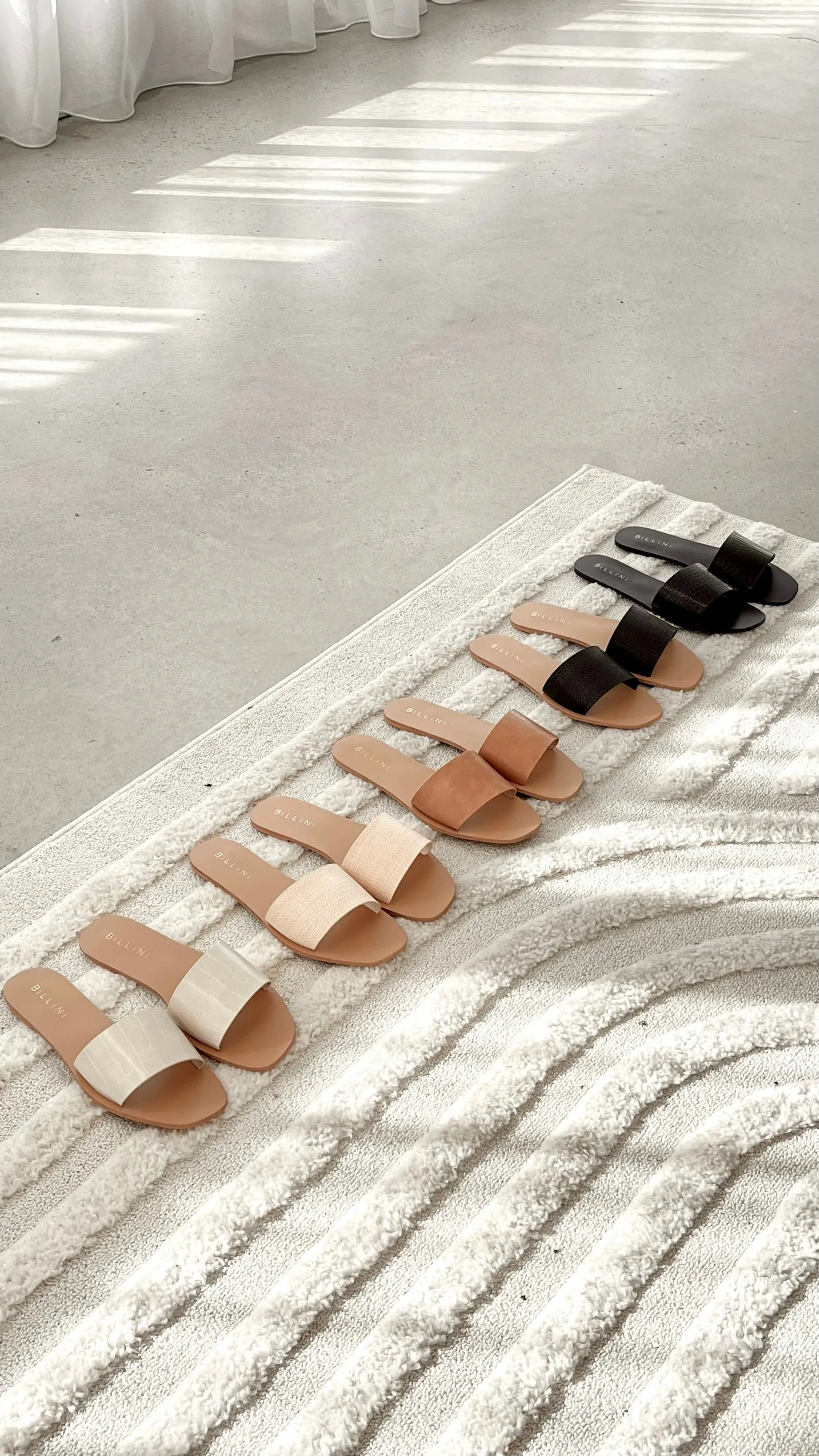 Henrik Slide - Onyx Raffia sold by Billy J product image thumbnail 2