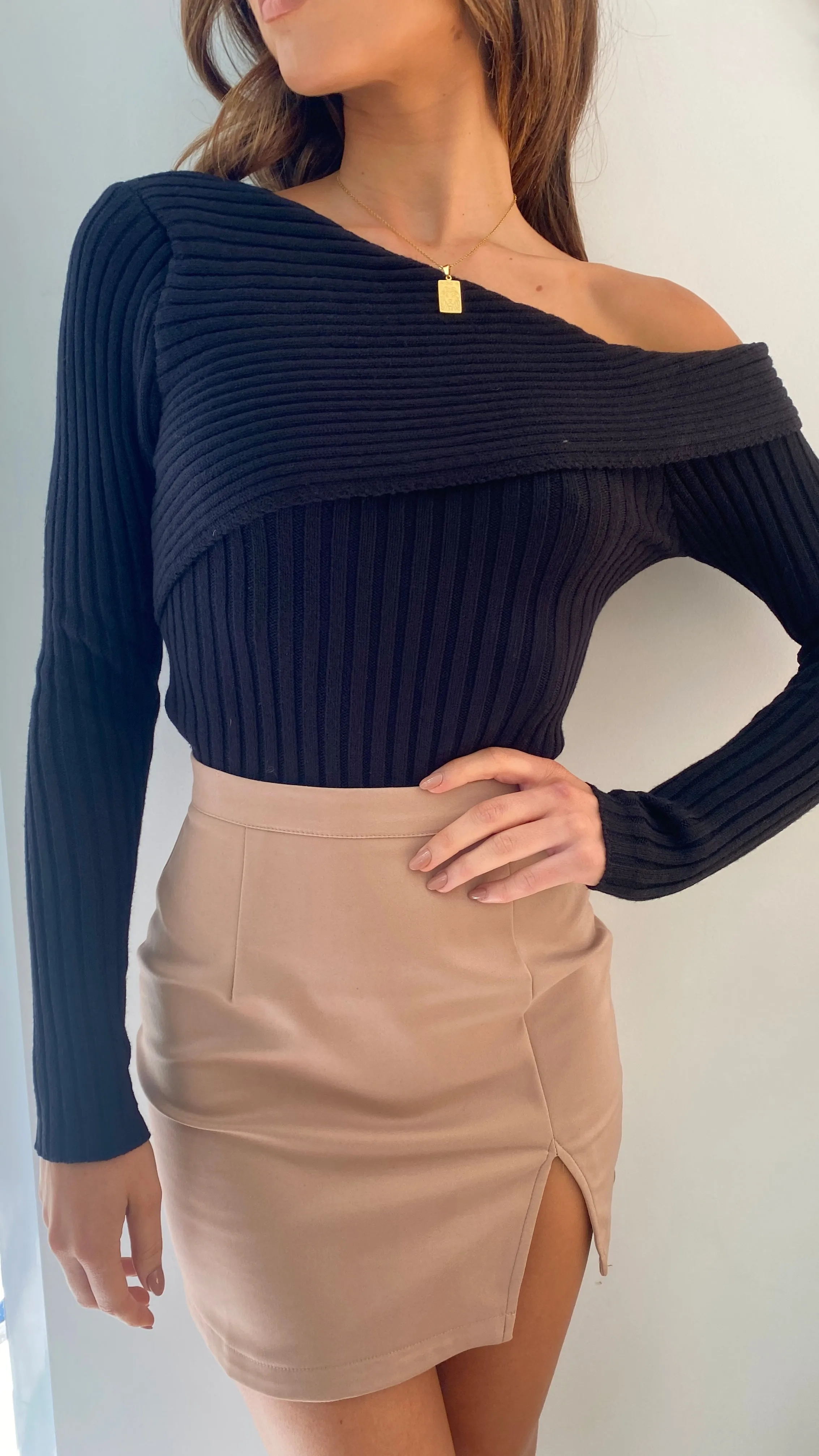 Cedar Top - Black sold by Billy J