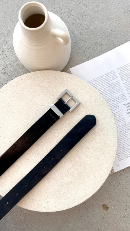 Valarae Belt - Black / Silver sold by Billy J