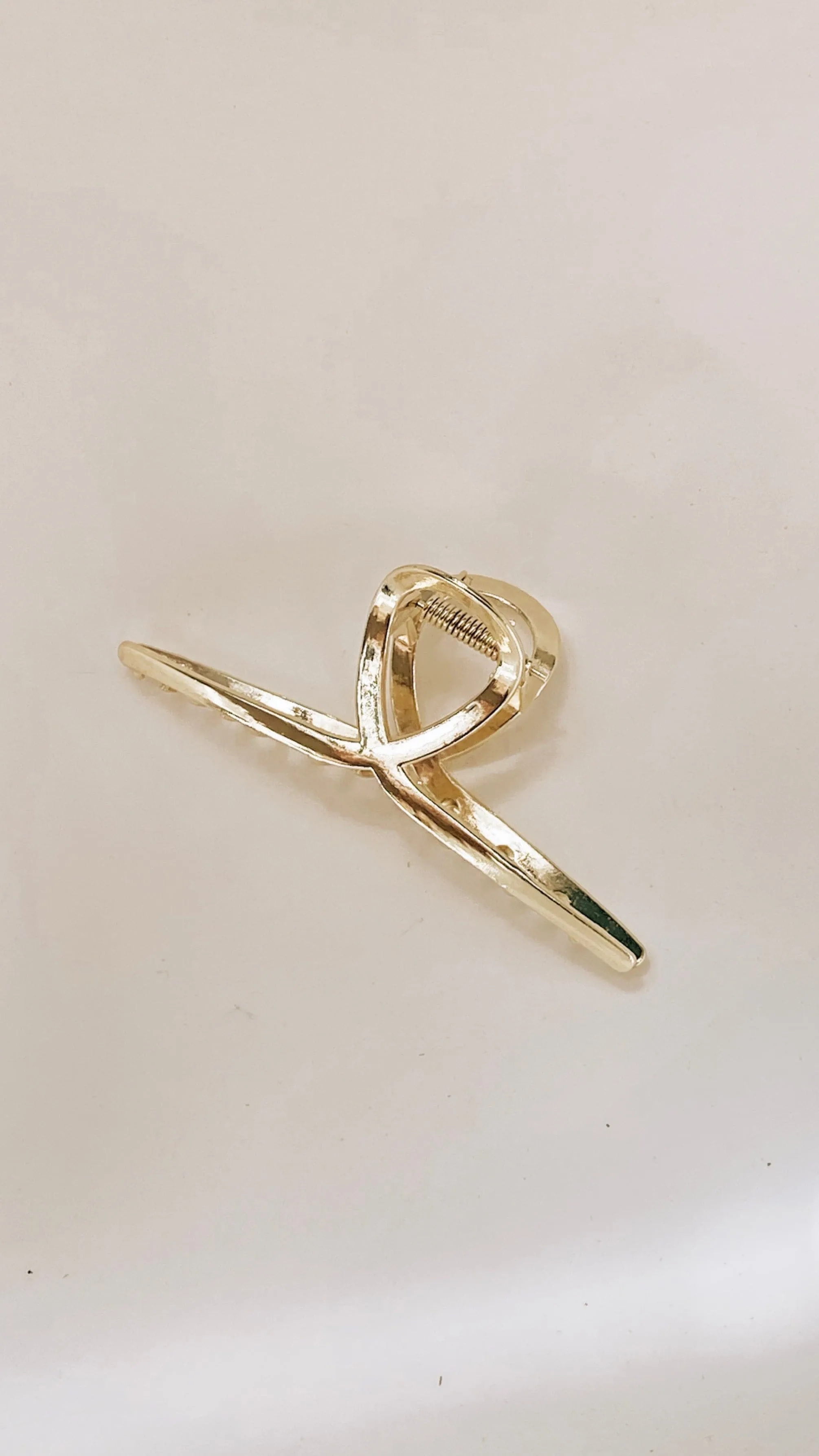 Wallia Claw Clip - Gold sold by Billy J