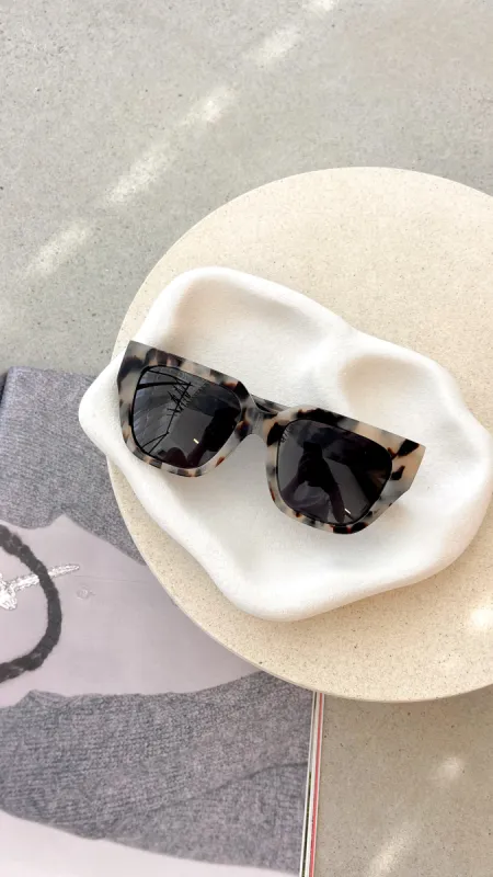 Jammerson Sunglasses - Blonde Tort sold by Billy J