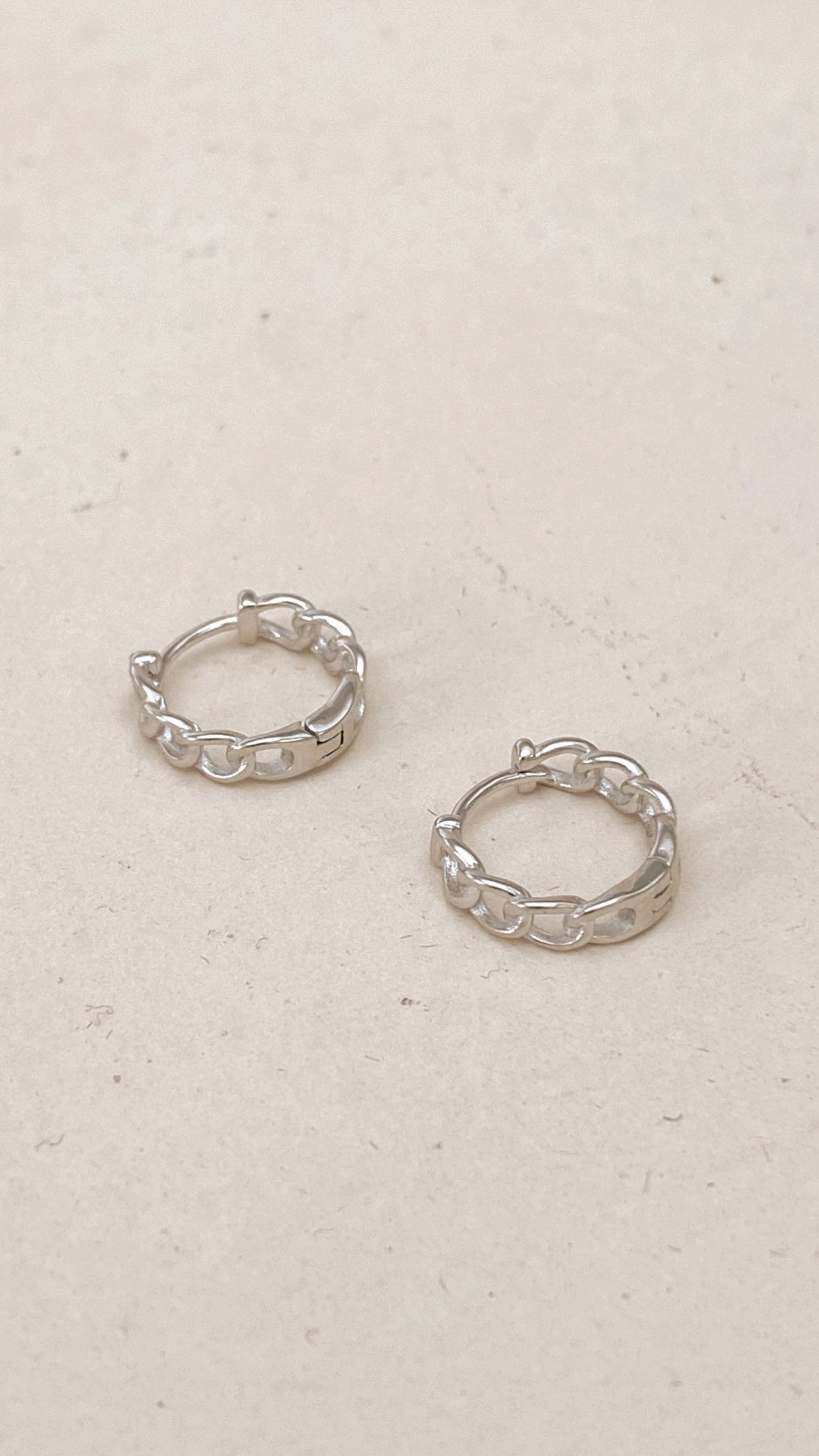 Chain Huggie - Silver sold by Billy J