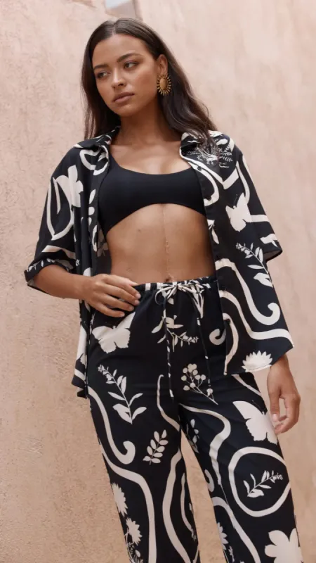 Leo Shirt - Black / Sand sold by Billy J