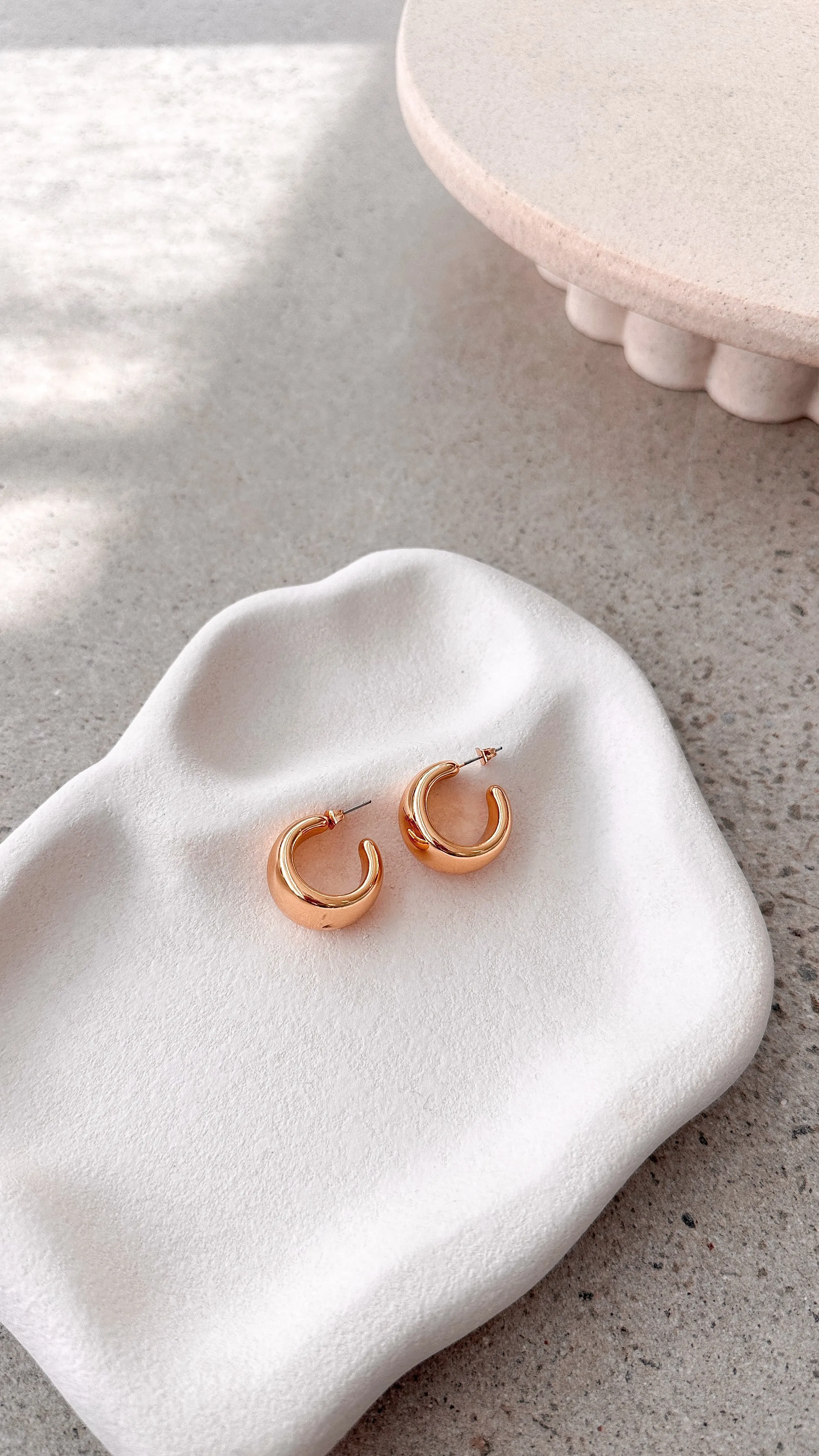 Dome Huggie - Gold sold by Billy J product image thumbnail 2