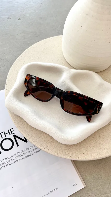 Quintessa Sunglasses - Tort sold by Billy J