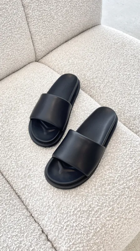 Tiago Slide - Black sold by Billy J