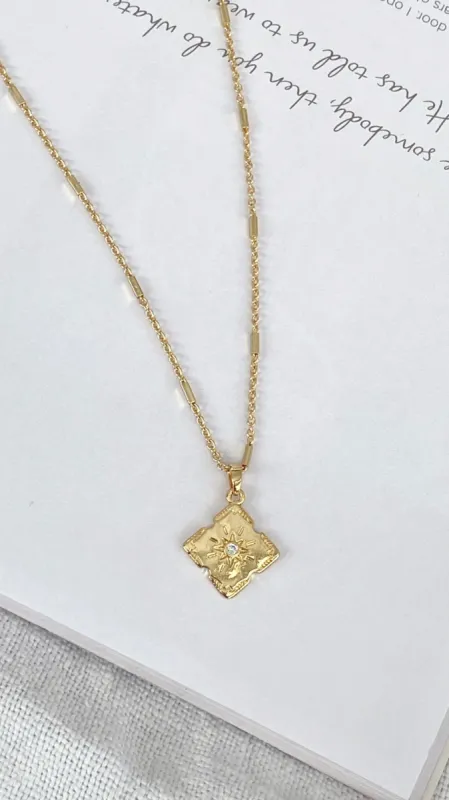 Cleo Necklace - Gold made by Billy J