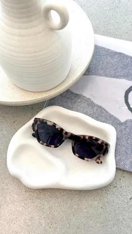 The Ellingson Sunglasses - Marble Tort Jet sold by Billy J