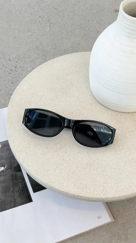 Sarai Sunglasses - Black sold by Billy J
