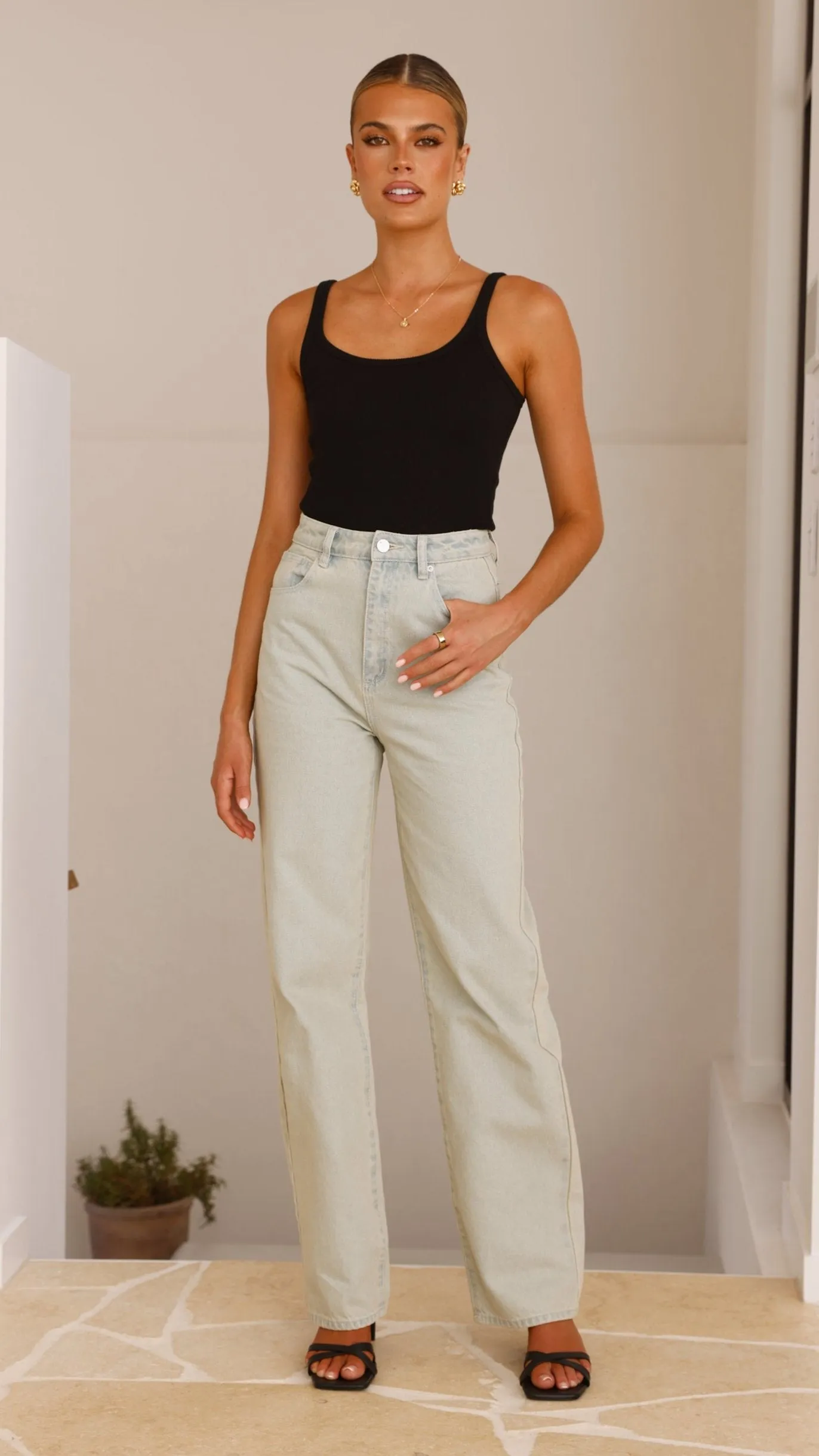 Abrand Carrie Jean - Simona sold by Billy J product image thumbnail 5
