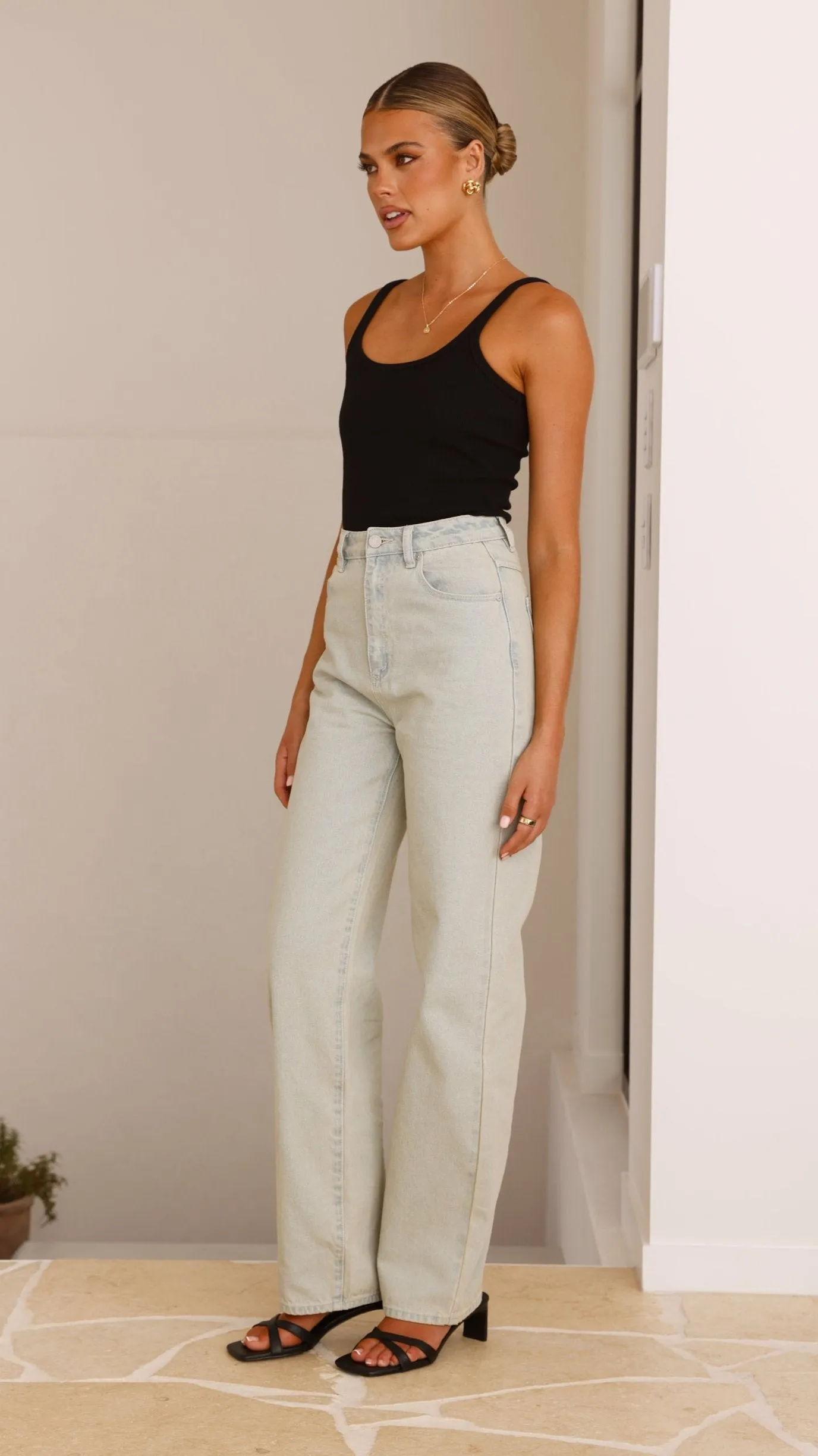 Abrand Carrie Jean - Simona sold by Billy J product image thumbnail 3