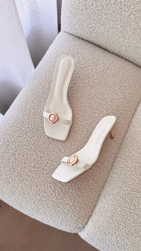 Lyon Heel - White sold by Billy J