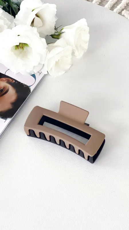 Lily Two Tone Rectangle Clip - Tan/Black sold by Billy J