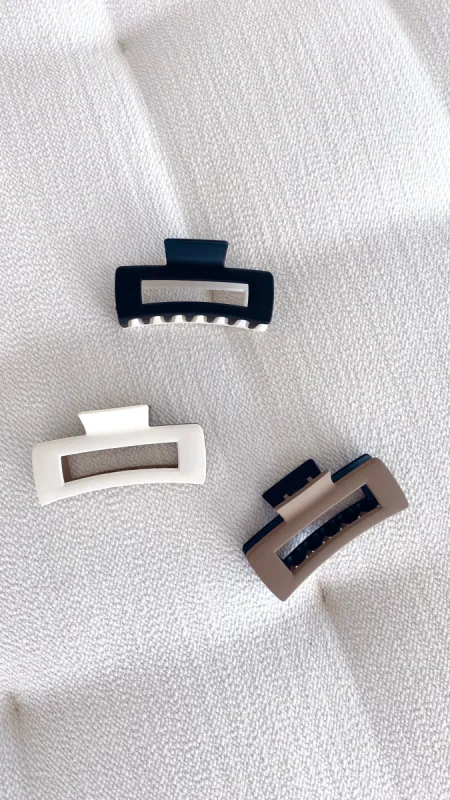 Lily Two Tone Rectangle Clip - Black/White sold by Billy J