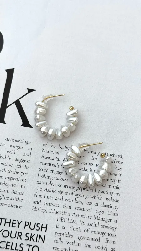 Yasar 18K Gold Pearl Hoop - Gold / Pearl sold by Billy J