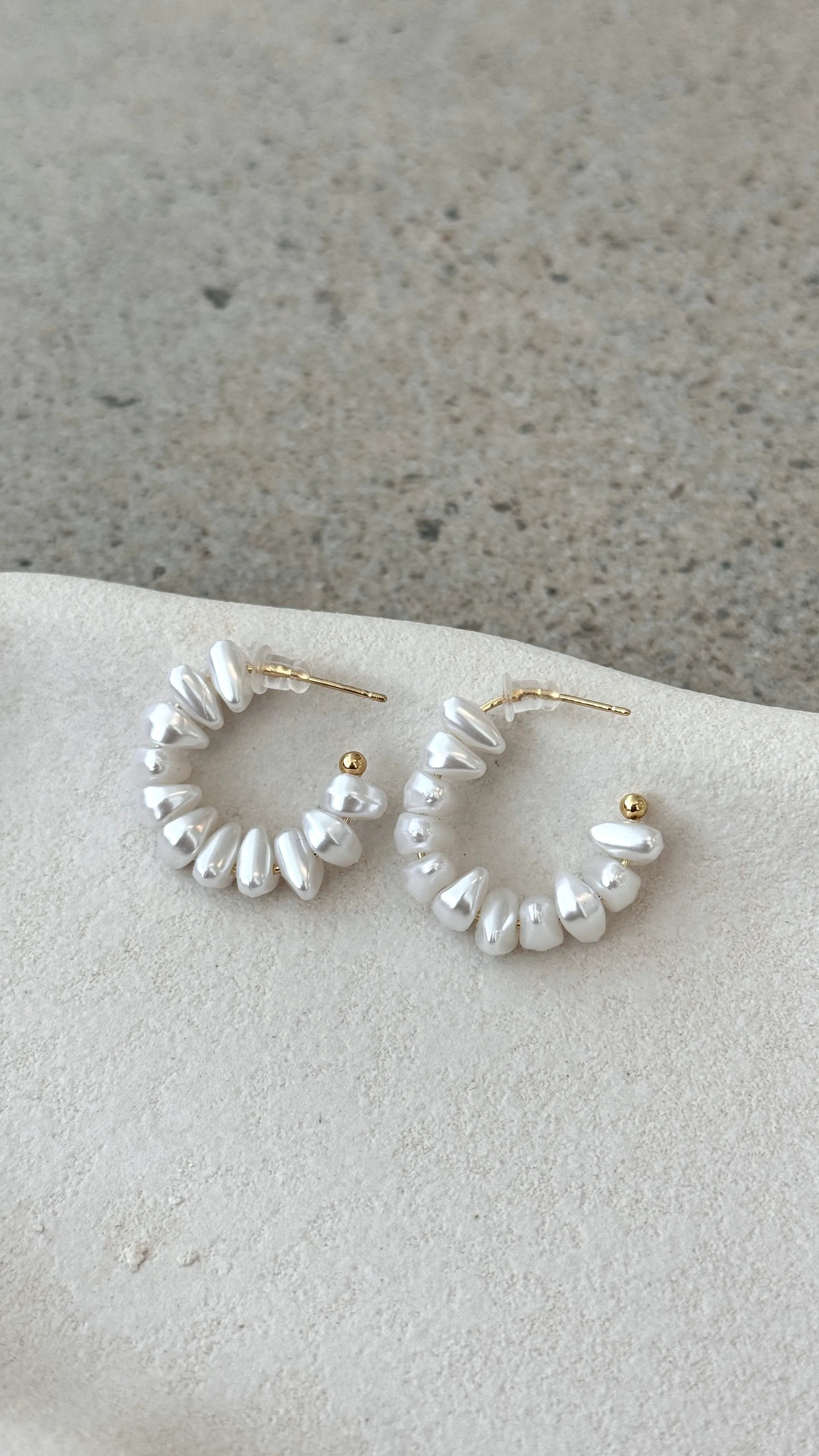 Yasar 18K Gold Pearl Hoop - Gold / Pearl sold by Billy J product image thumbnail 5