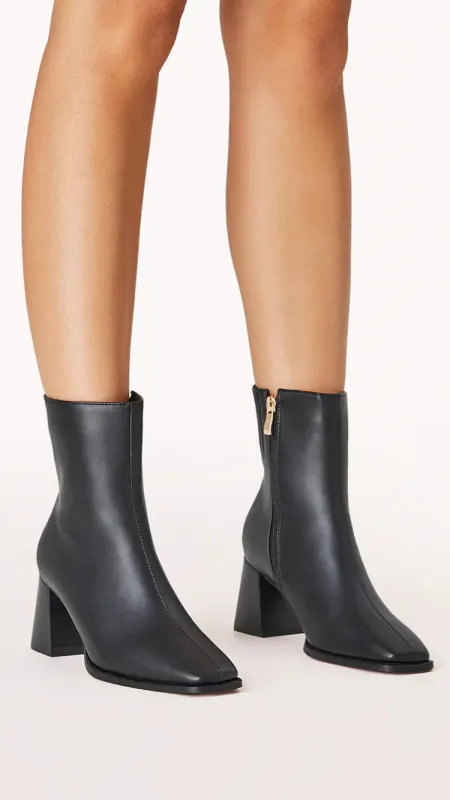 Alania Boots - Black sold by Billy J