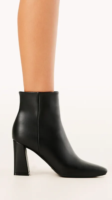 Indeera Boots - Black sold by Billy J