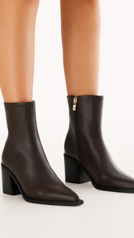 Leanora Boots - Chocolate sold by Billy J