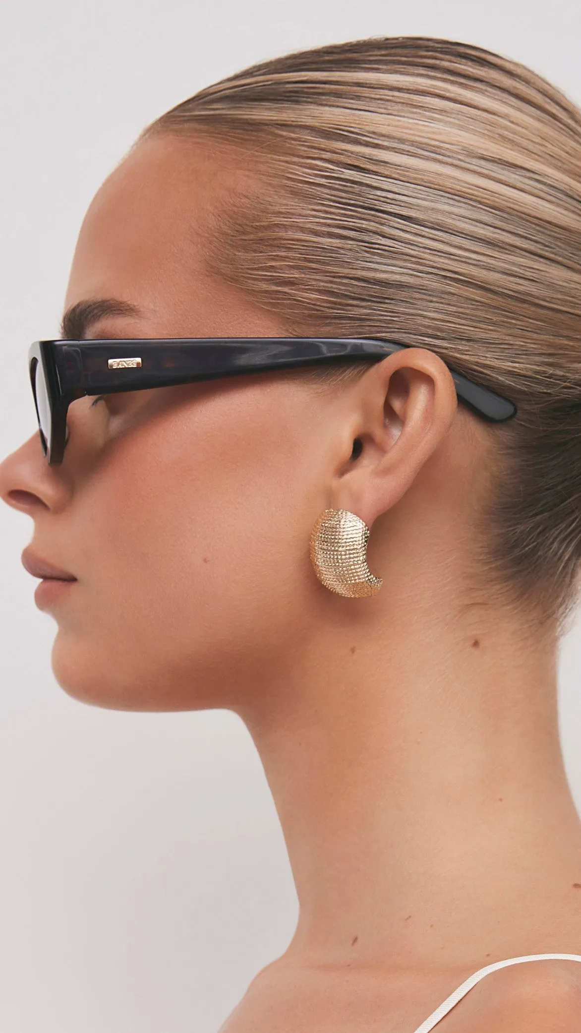 The Kasia Sunglasses - Dark Havana Tort / Walnut sold by Billy J product image thumbnail 3