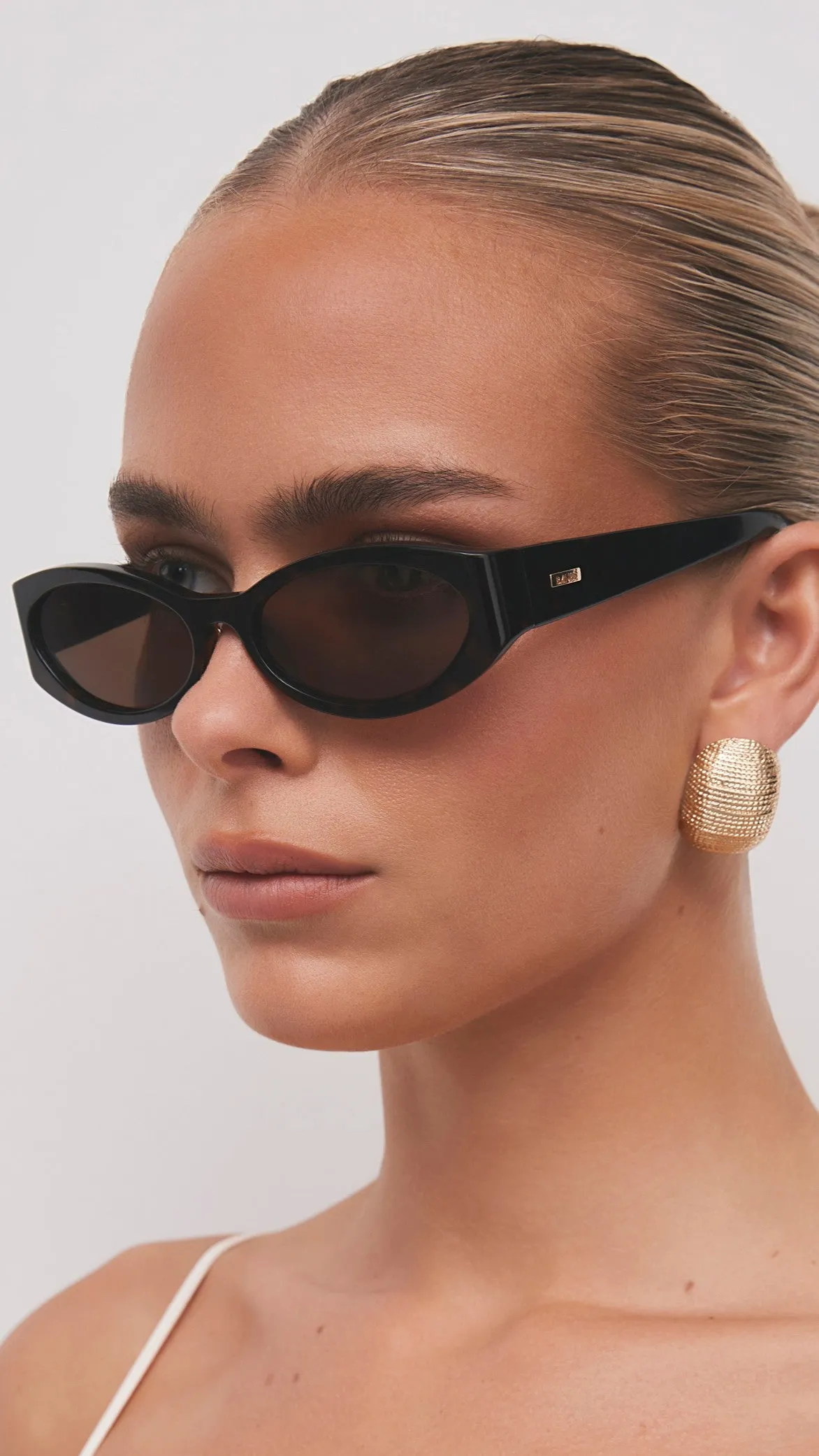 The Kasia Sunglasses - Dark Havana Tort / Walnut sold by Billy J product image thumbnail 2