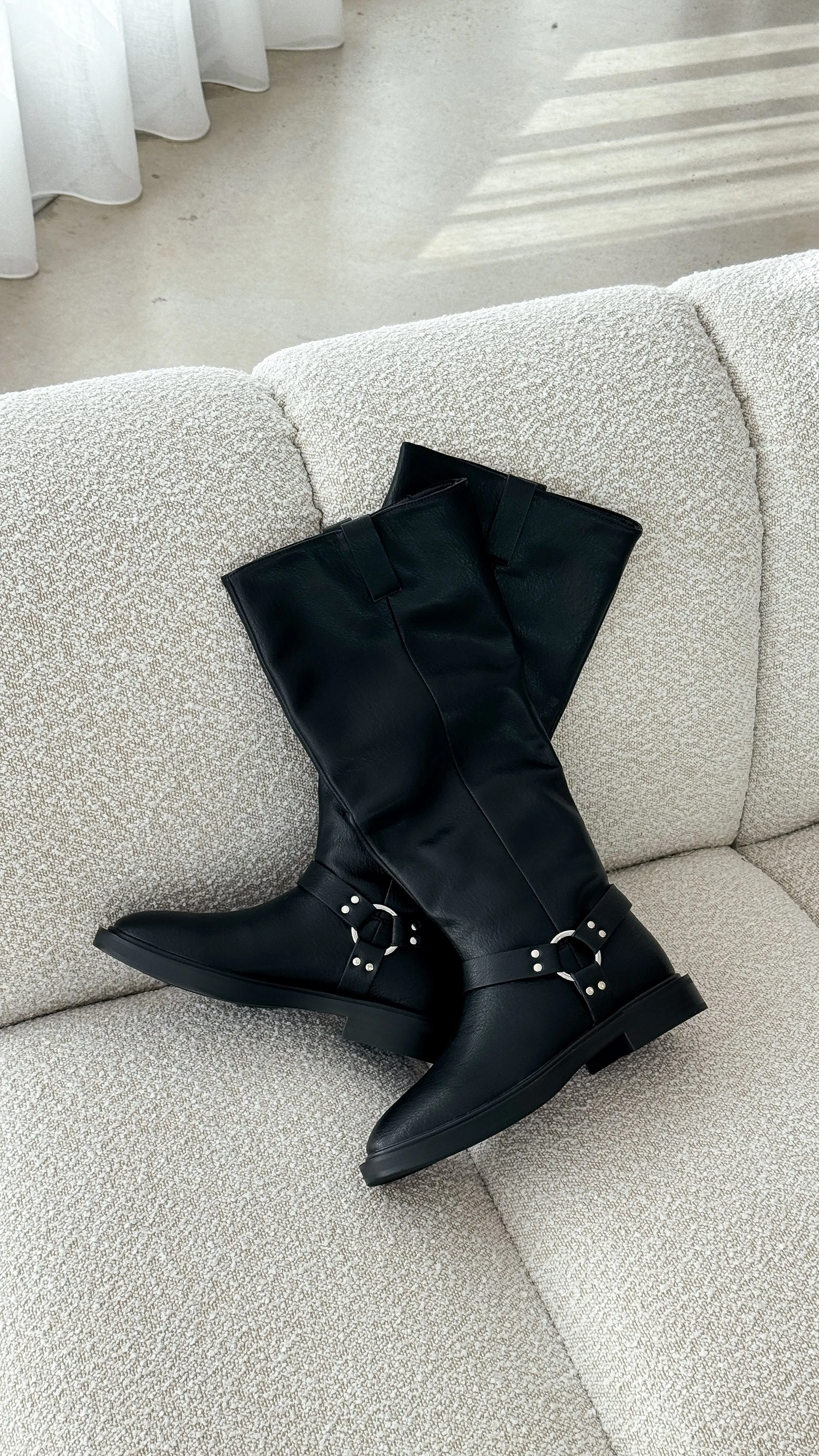 Hinley Boots - Black sold by Billy J