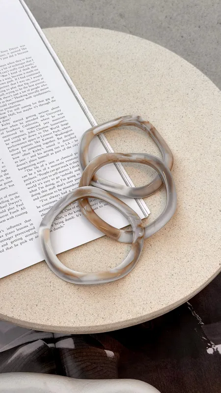 Farah Wave Bangle 3 Pack - Cream Marble made by Billy J