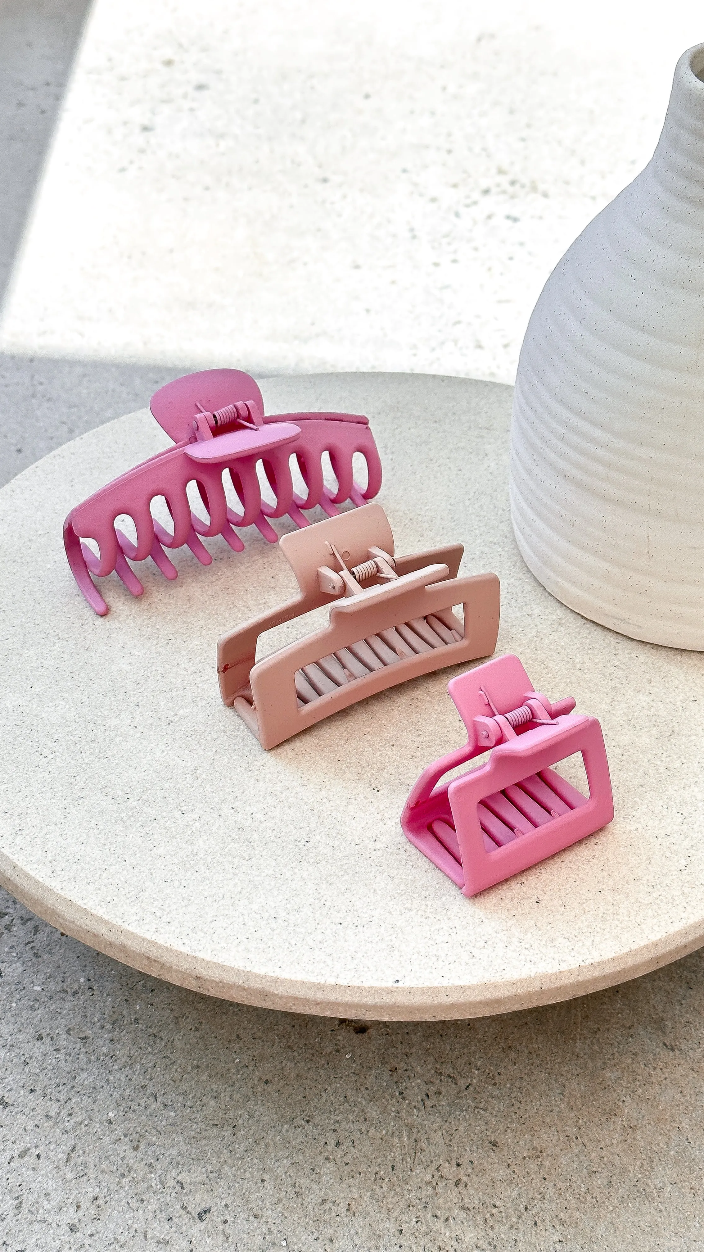 Larna 3 Pack Claw Clips - Pink/Beige sold by Billy J