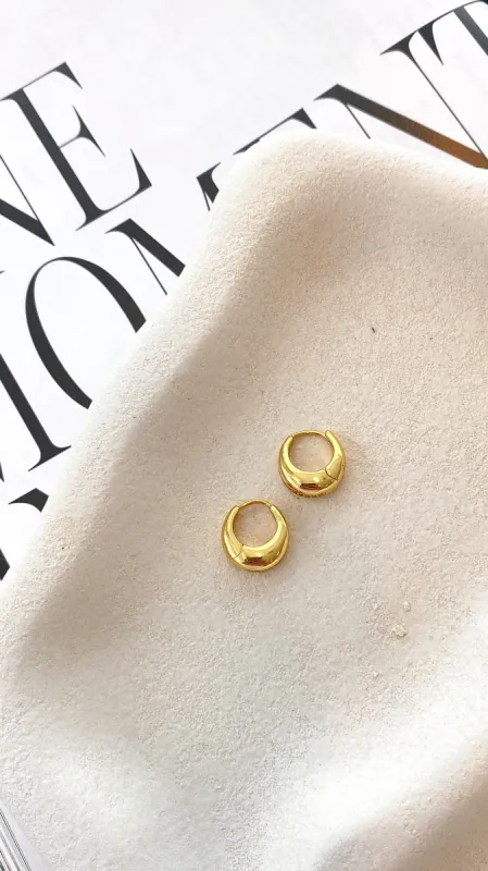 Jacquotte Earrings - Gold sold by Billy J