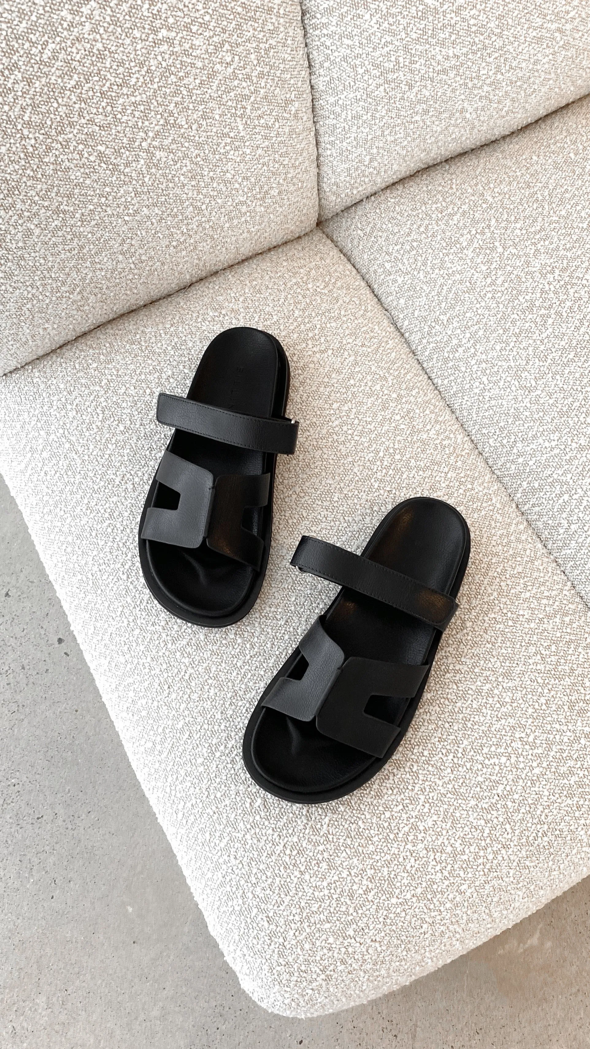 Theon Slides - Black sold by Billy J