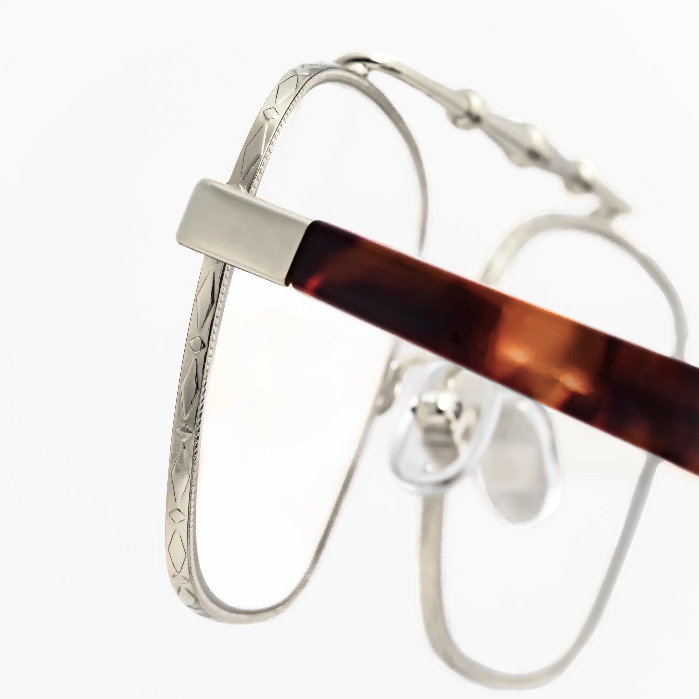Balaustra Aviator Optical Frame in Silver + Tortoise sold by Memori Eyewear product image thumbnail 3